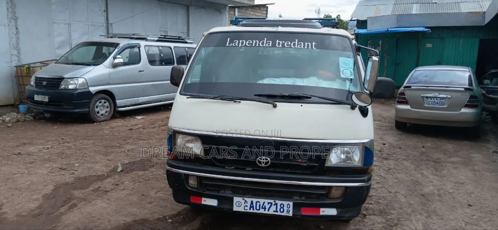 Toyota HiAce 2004 White