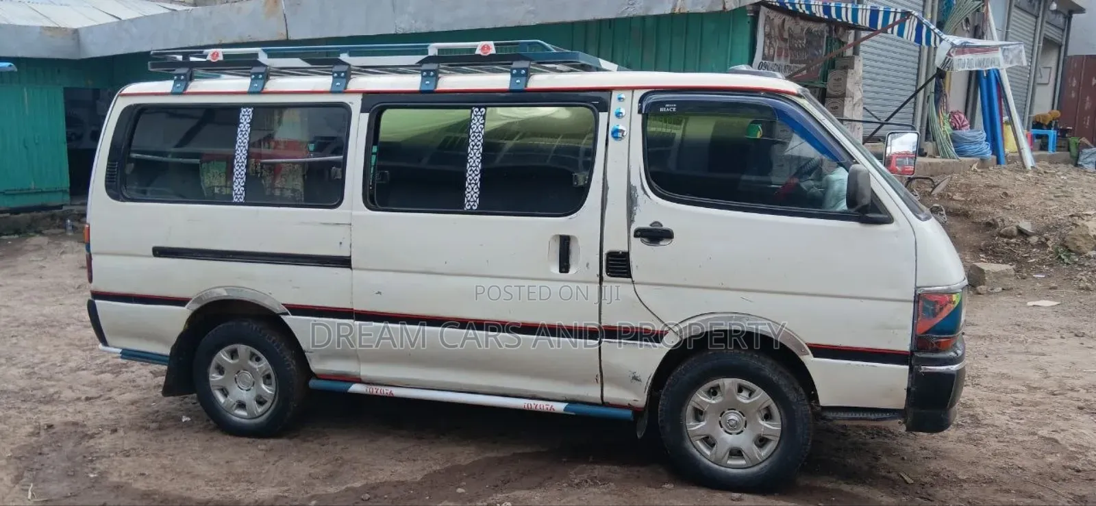 Toyota HiAce 2004 White