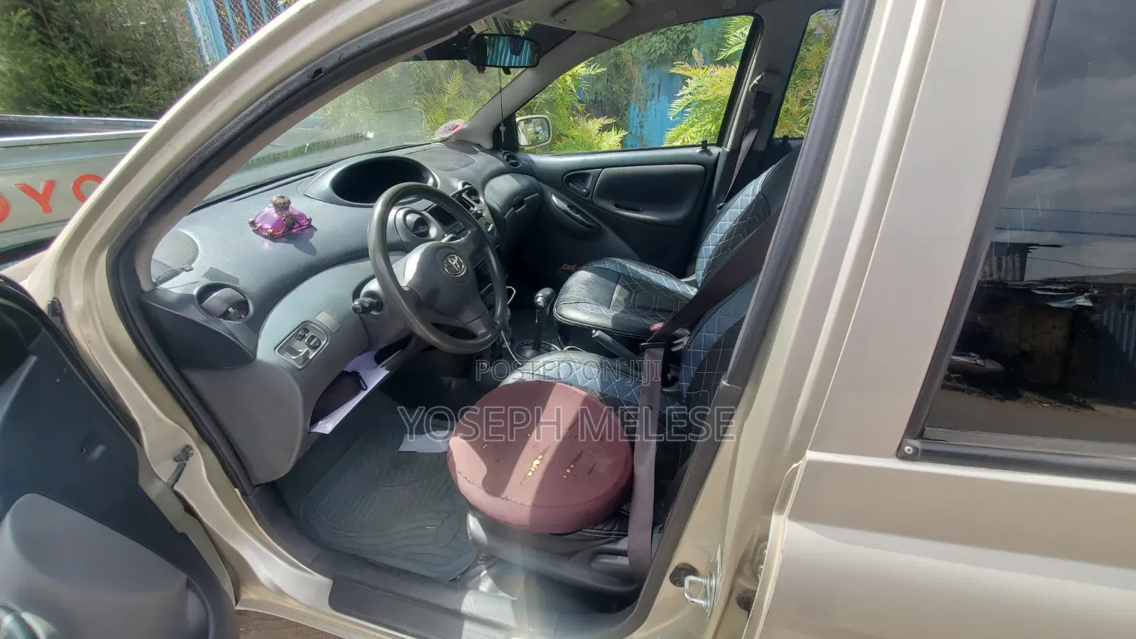 Toyota Vitz 2002 Silver
