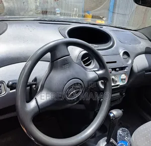 Toyota Vitz 2004 Silver