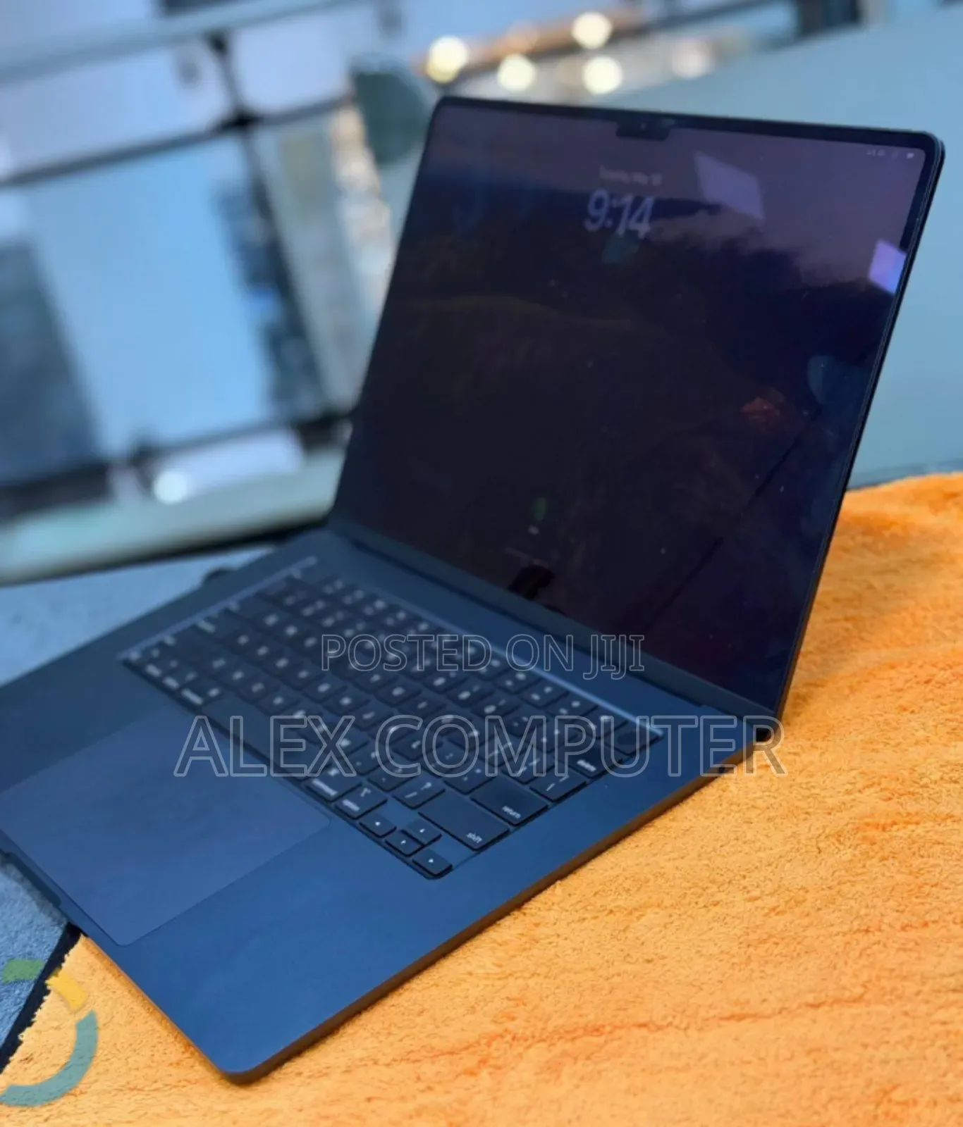 New Laptop Apple MacBook Air 2024 M3 13-inch 16GB Apple M3 SSD 256GB