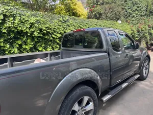 Nissan Frontier 2006 Gray