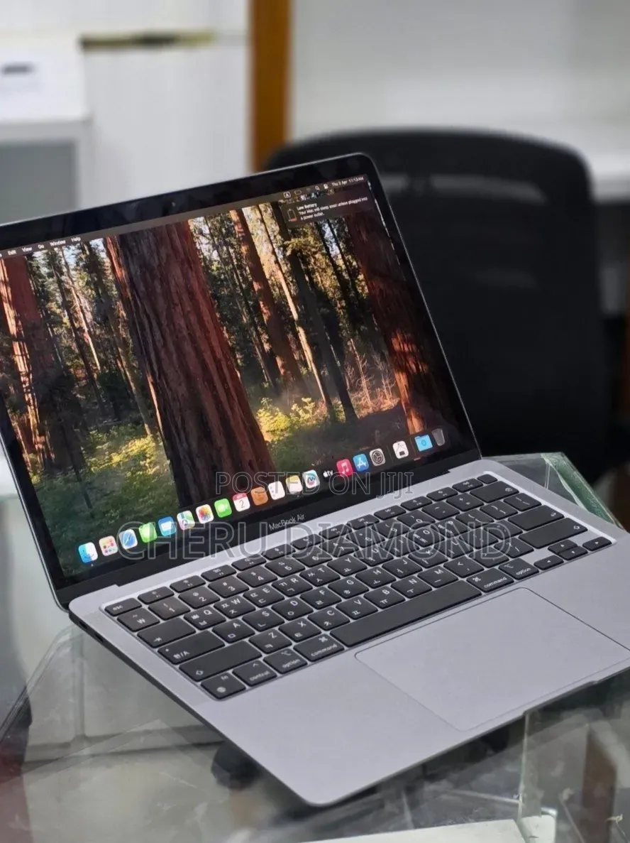 New Laptop Apple MacBook Pro M1 8GB SSD 256GB
