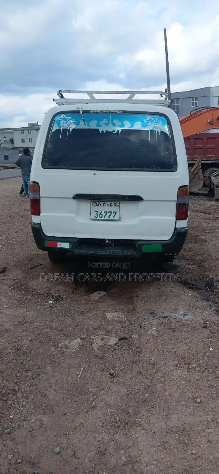 Toyota HiAce 2004 White
