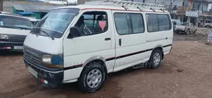 Toyota HiAce 2004 White