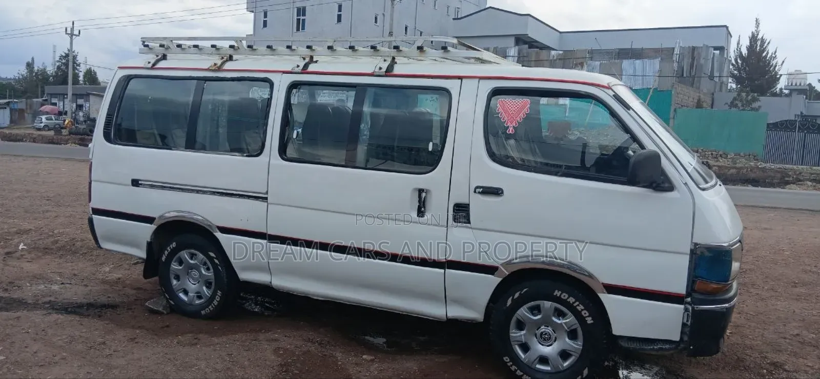 Toyota HiAce 2004 White