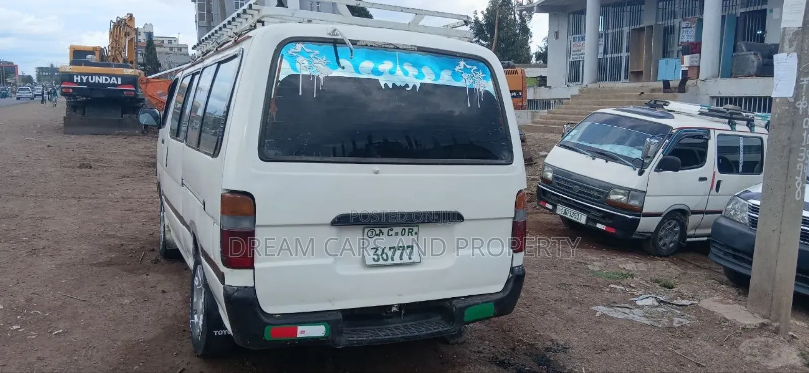 Toyota HiAce 2004 White