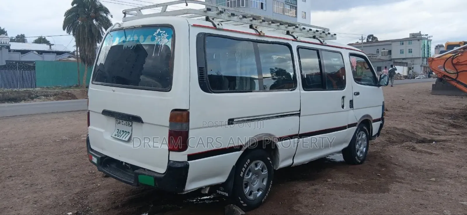 Toyota HiAce 2004 White