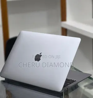 New Laptop Apple MacBook Pro M1 8GB SSD 256GB