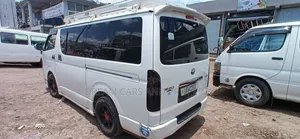 Toyota HiAce 2010 White