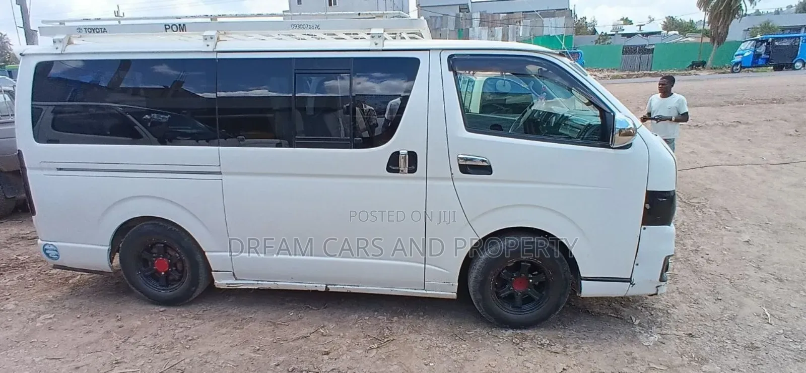 Toyota HiAce 2010 White