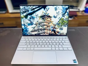 New Laptop Dell XPS 13 8GB Intel Core i5 SSD 256GB