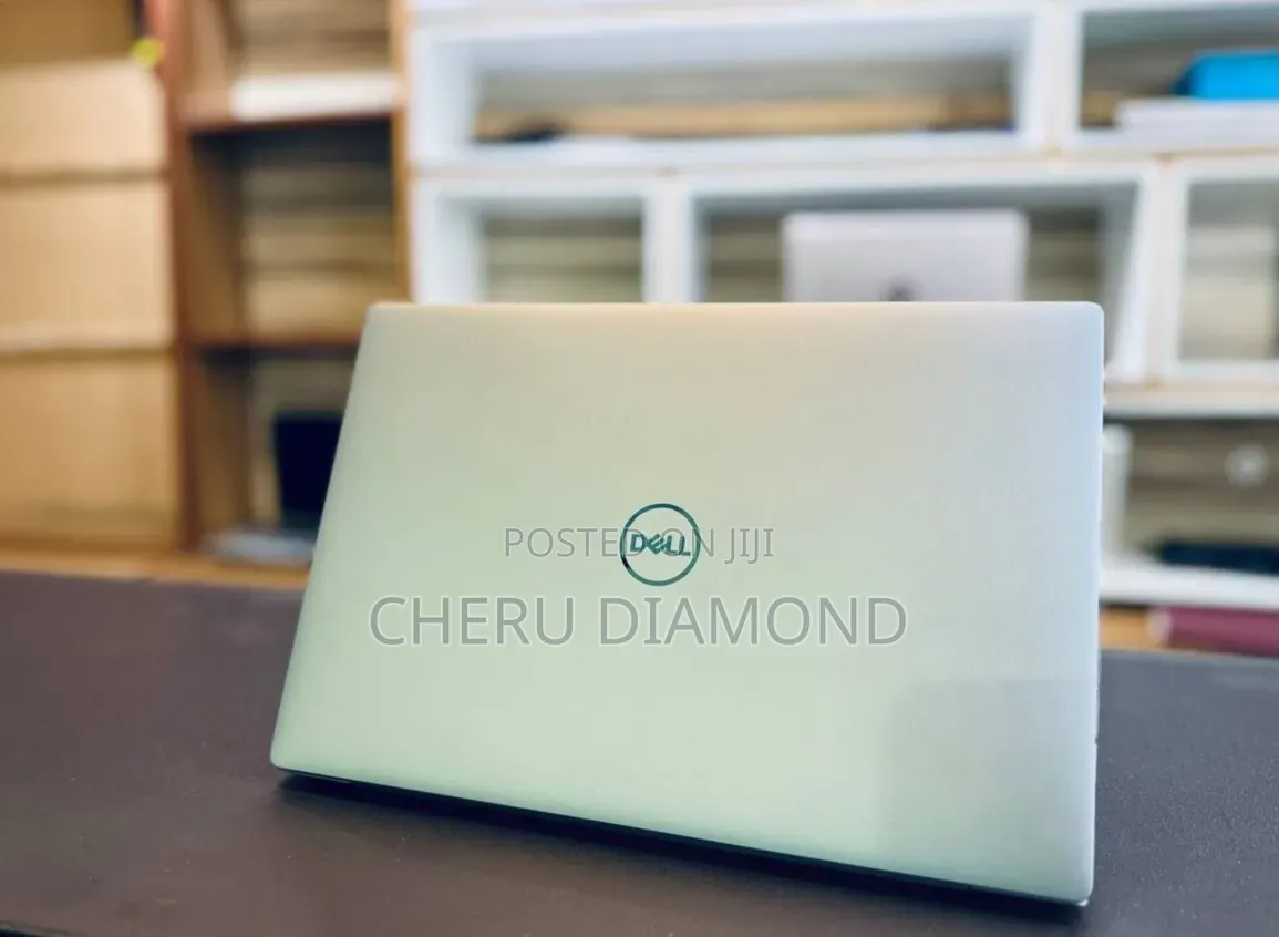 New Laptop Dell XPS 13 8GB Intel Core i5 SSD 256GB