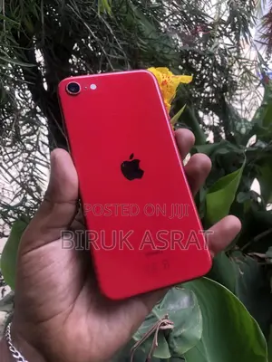 Apple iPhone SE (2020) 64 GB Red