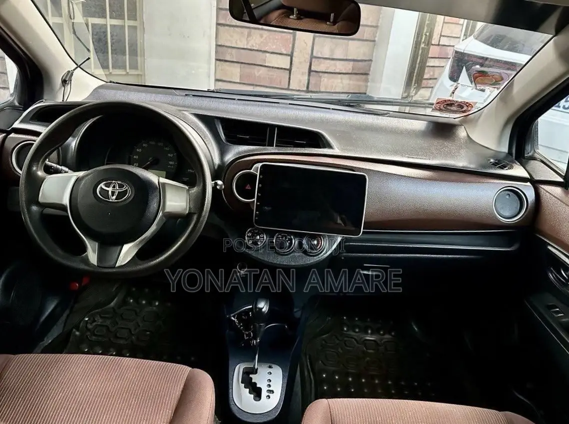 Toyota Yaris 2011 Blue