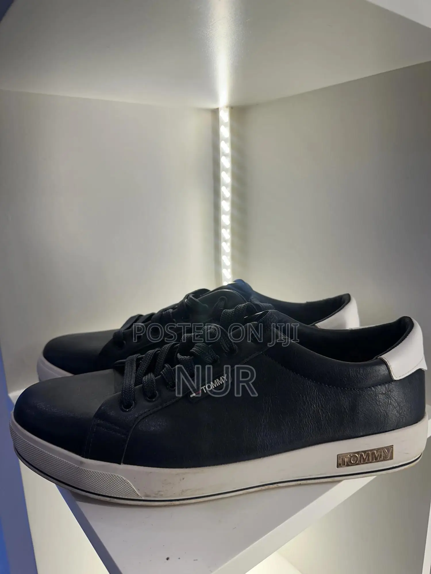 Tommy Shoes