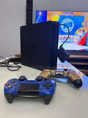 Playstation 4 Slim