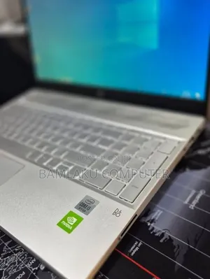 New Laptop HP Pavilion 15 8GB Intel Core i5 SSD 256GB