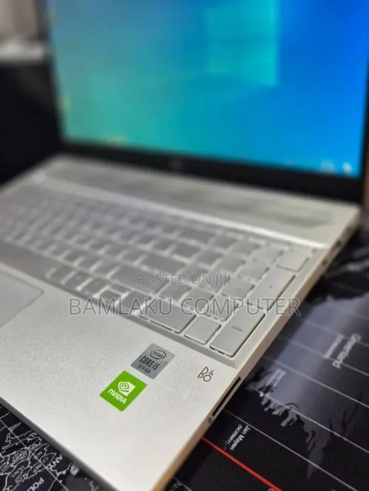 New Laptop HP Pavilion 15 8GB Intel Core i5 SSD 256GB