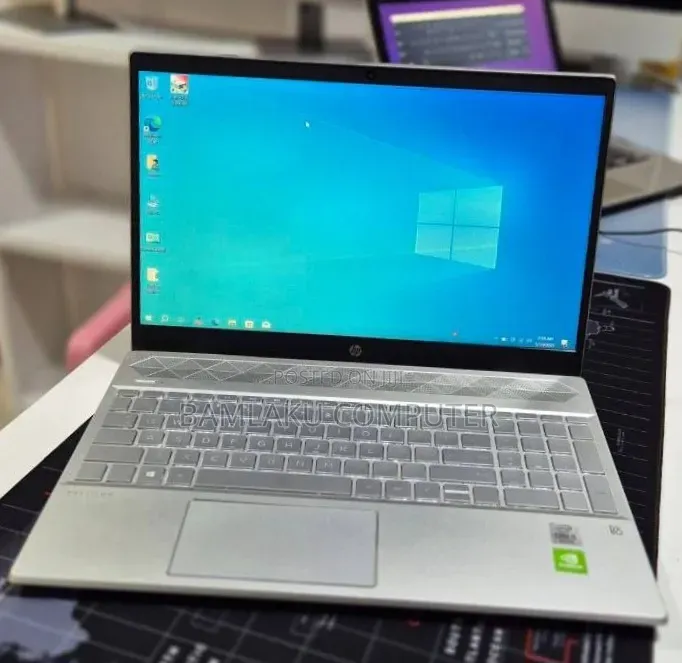 New Laptop HP Pavilion 15 8GB Intel Core i5 SSD 256GB