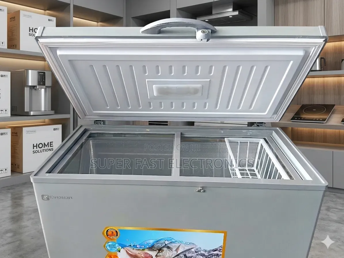 Everest Chest Freezer 300 (Open View) With Sliding Glass Doors
