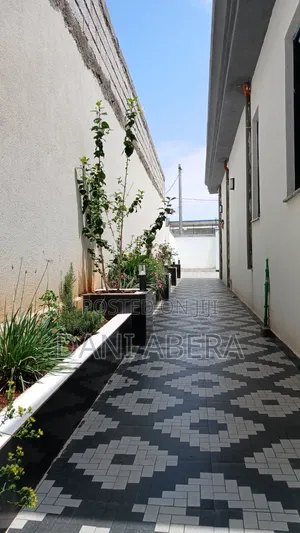 6bdrm Villa in Oromia-Finfinne for sale
