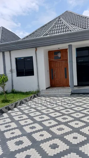 6bdrm Villa in Oromia-Finfinne for sale