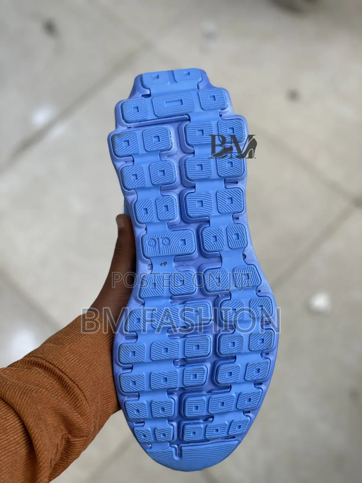 Alo X Runner: Lightweight Comfort