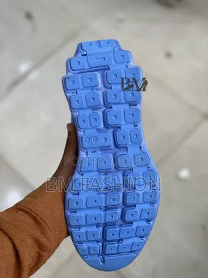 Alo X Runner: Lightweight Comfort