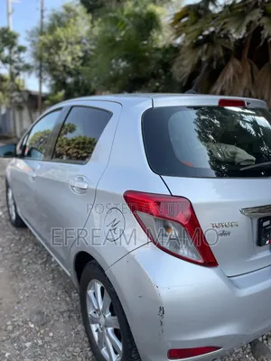 Toyota Yaris 2012