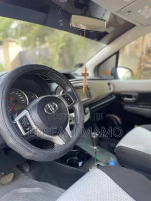 Toyota Yaris 2012
