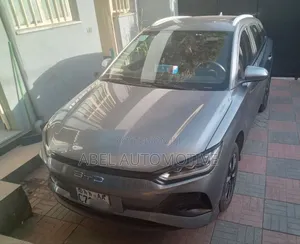 BYD E2 43 kWh 94 hp FWD 2025 Silver