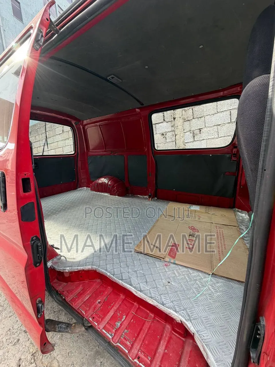 Toyota HiAce 2008 Red