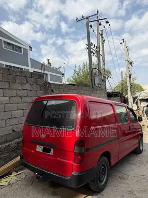Toyota HiAce 2008 Red