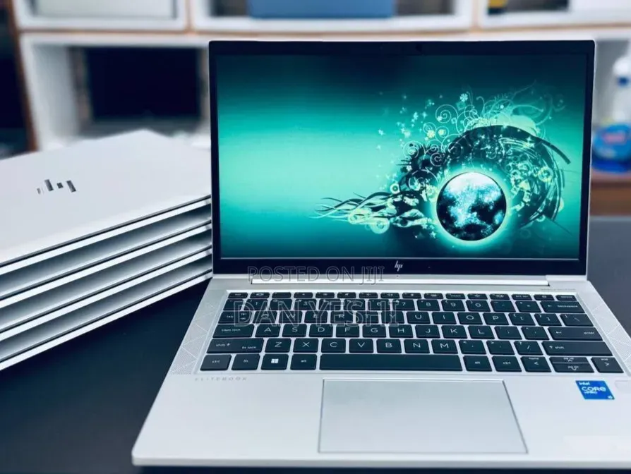 New Laptop HP EliteBook 830 G8 16GB Intel Core i5 SSD 512GB