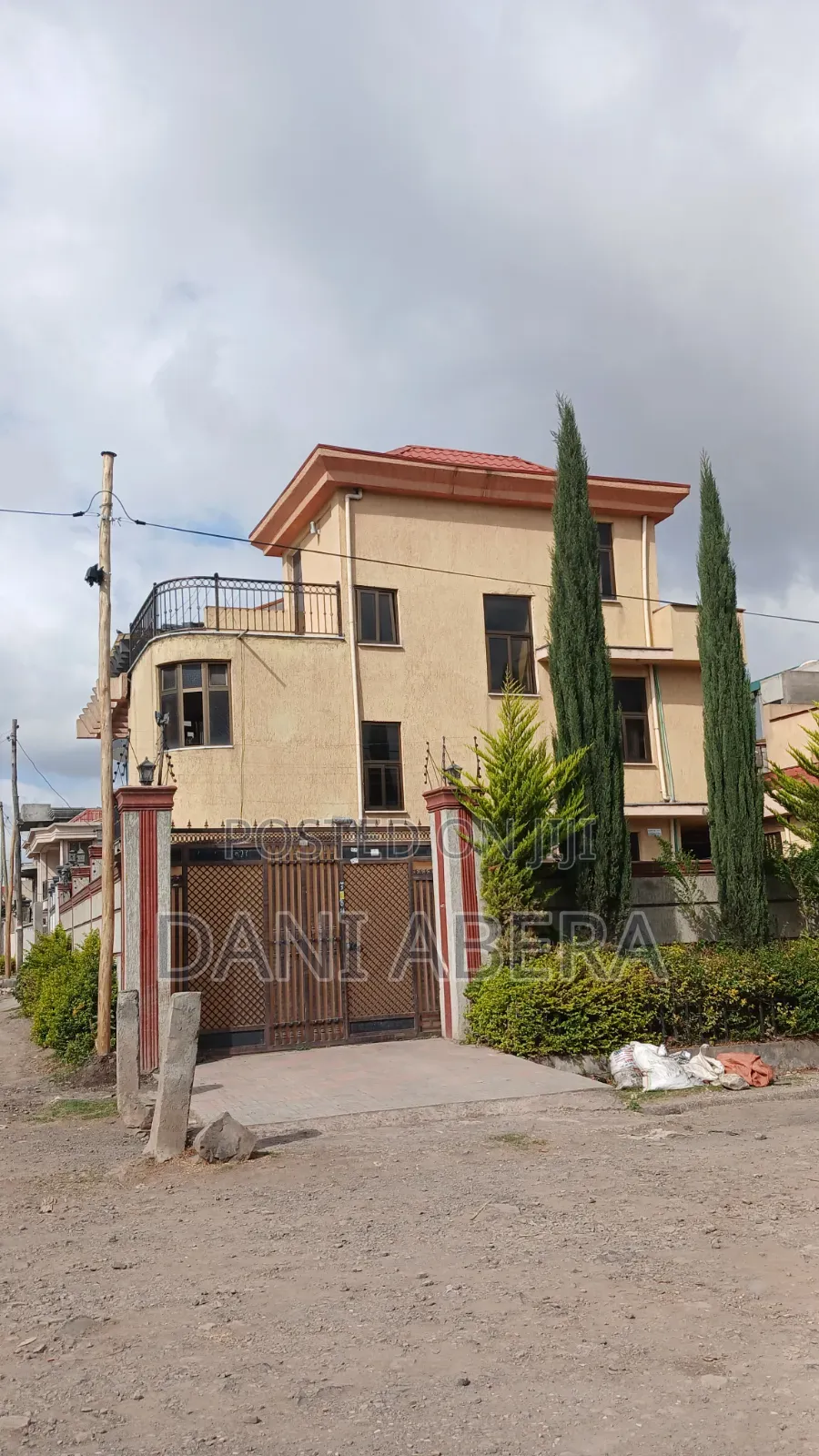 6bdrm House in Oromia-Finfinne for sale