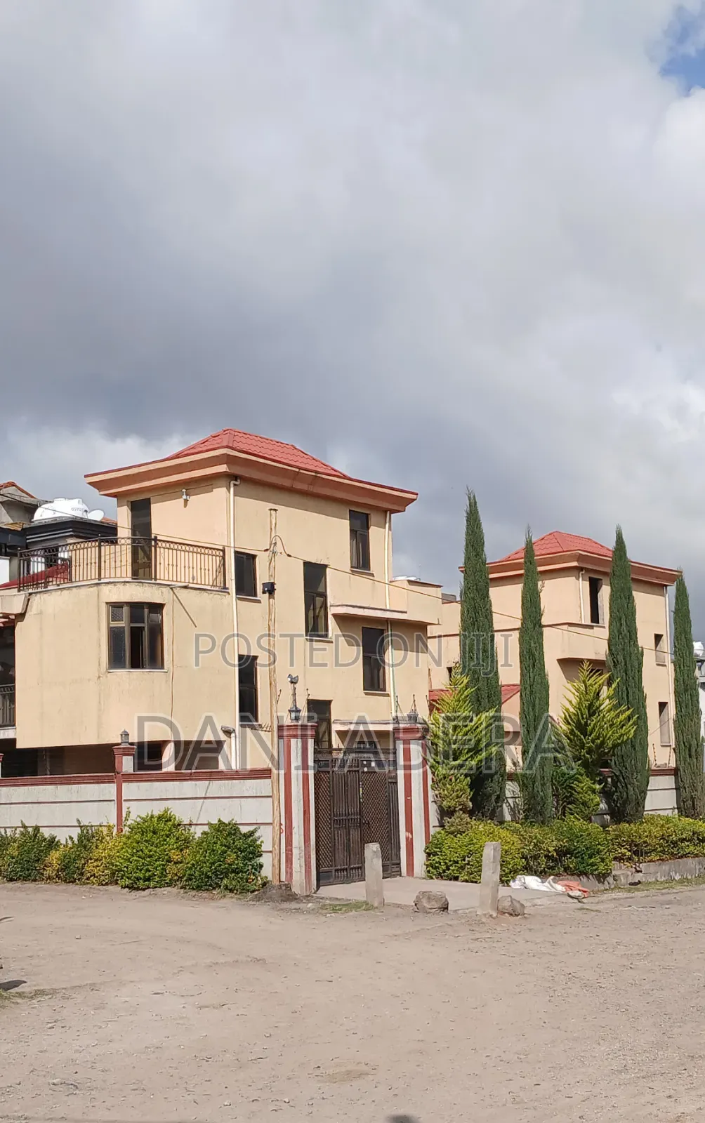6bdrm House in Oromia-Finfinne for sale