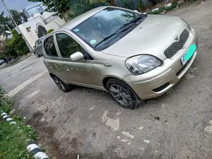 Toyota Vitz 1.0 FWD 5dr 2004 Gold