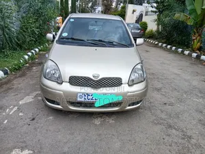 Toyota Vitz 1.0 FWD 5dr 2004 Gold