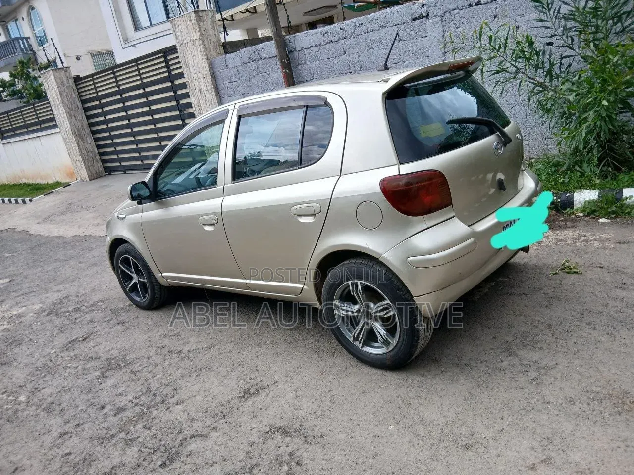 Toyota Vitz 1.0 FWD 5dr 2004 Gold