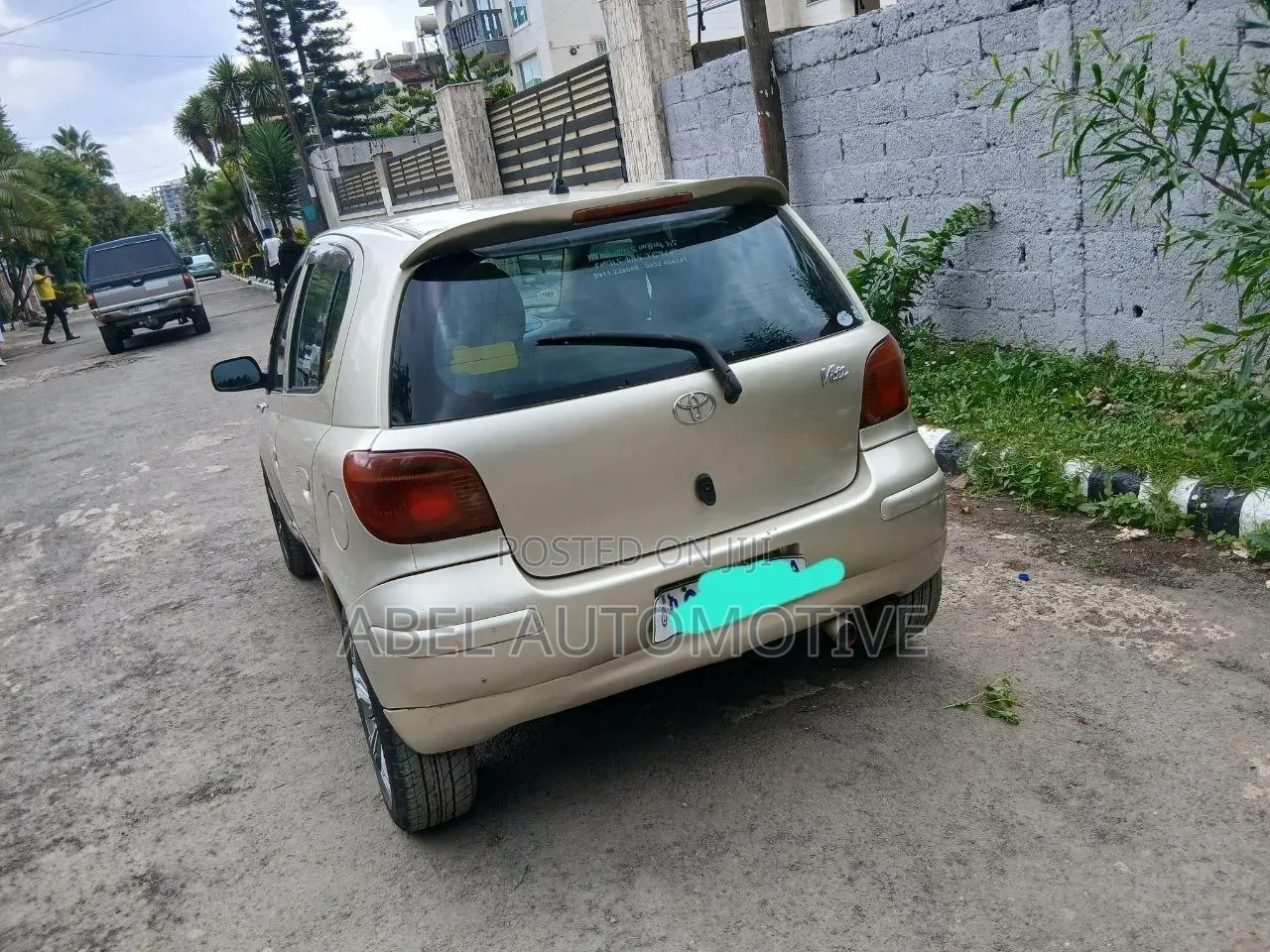 Toyota Vitz 1.0 FWD 5dr 2004 Gold