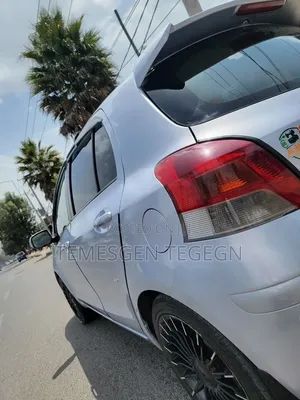 Toyota Yaris 2010 Burgundy
