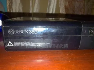 Xbox 360 With 2 Controller