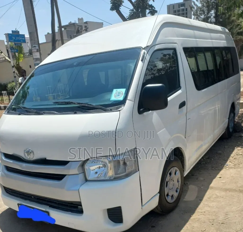 Toyota HiAce 2012 White