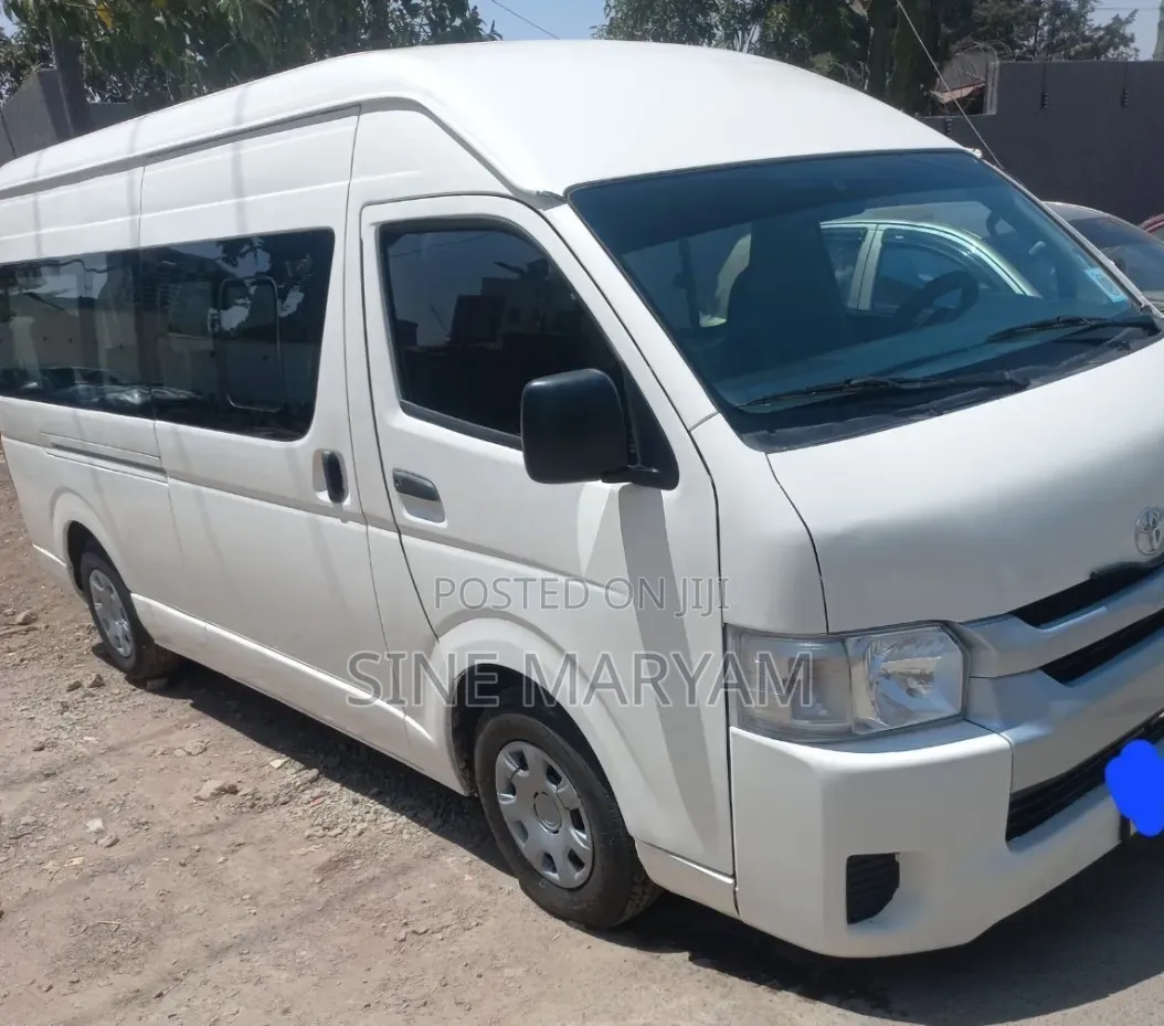 Toyota HiAce 2012 White