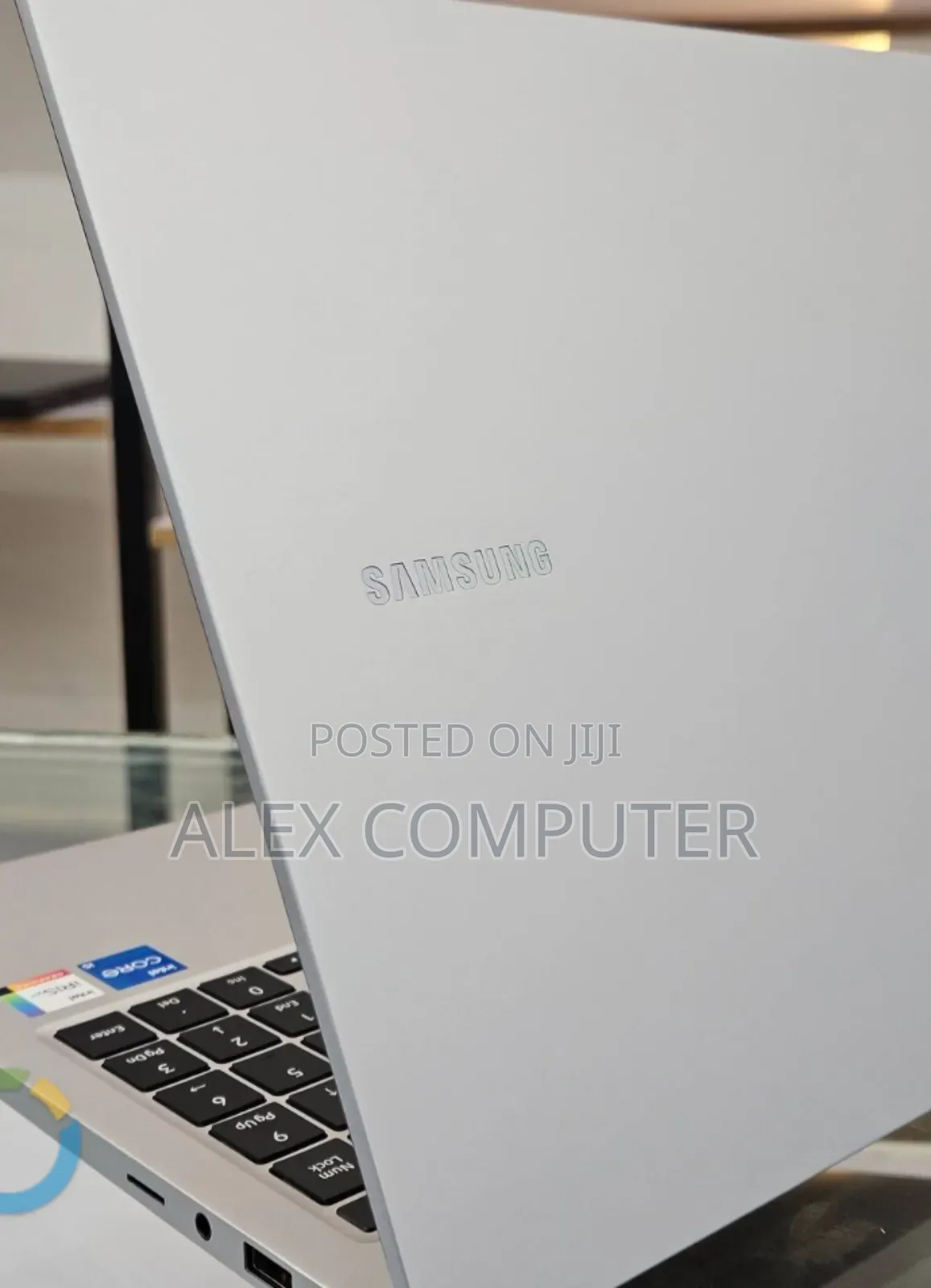 New Samsung Galaxy Book3 360 15 NP750QFG 8GB Intel Core i5 SSD 512GB