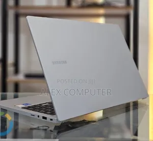 New Samsung Galaxy Book3 360 15 NP750QFG 8GB Intel Core i5 SSD 512GB