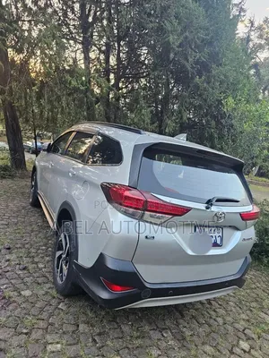 Toyota Rush 2022 Silver