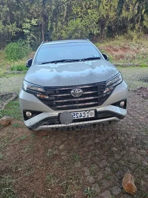 Toyota Rush 2022 Silver