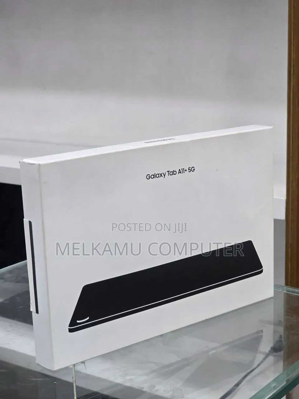 New Laptop Samsung Galaxy Book 2 8GB Intel Core i5 SSD 256GB